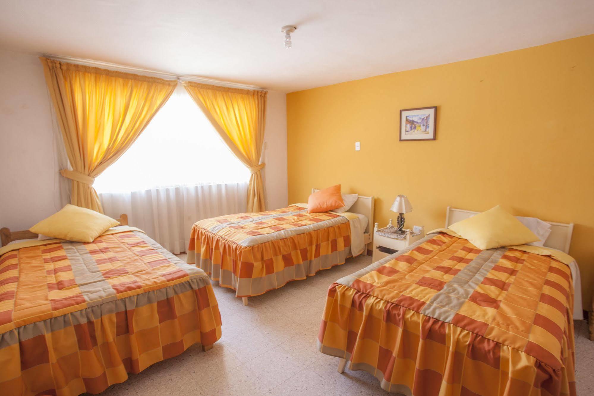 Alojamiento Soledad Huaraz  Zewnętrze zdjęcie